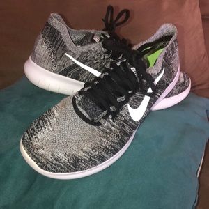 Nike free fly knit size 10